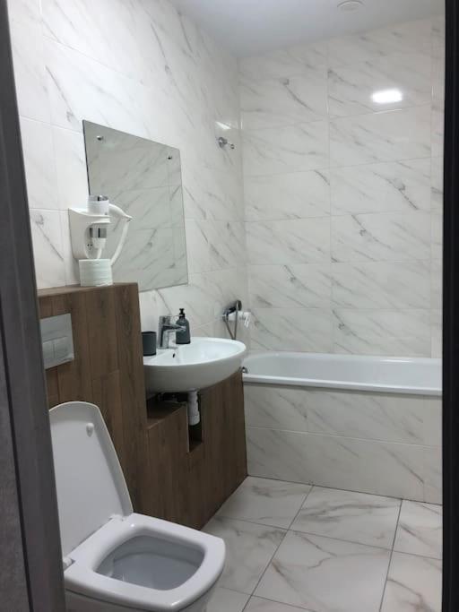 Apartment On Zarwanska Street Kamianets-Podilskyi Exterior foto